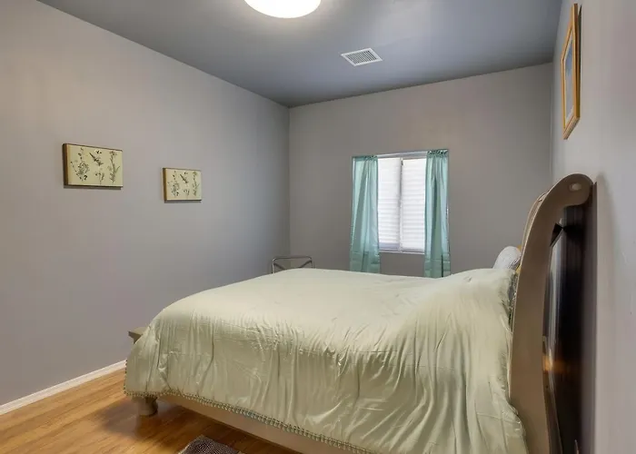 3br 2ba W Patio Fire Pit