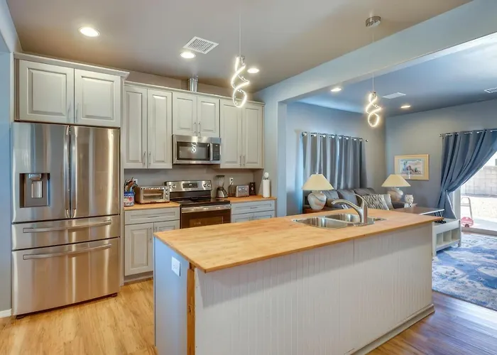 3br 2ba W Patio Fire Pit * Kingman