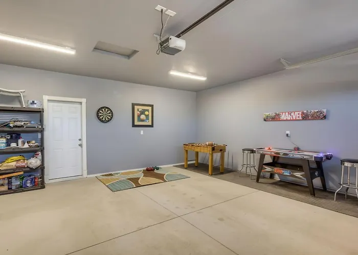 3br 2ba W Patio Fire Pit