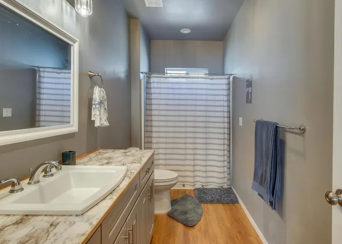 3br 2ba W Patio Fire Pit