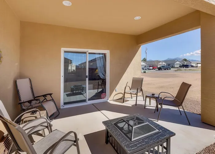 3br 2ba W Patio Fire Pit Holiday home Kingman